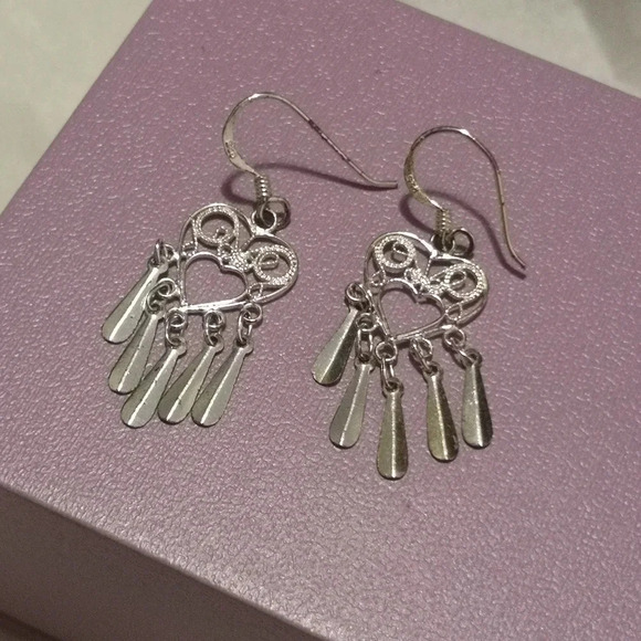 Jewelry - 925  Heart dangle earrings 💖